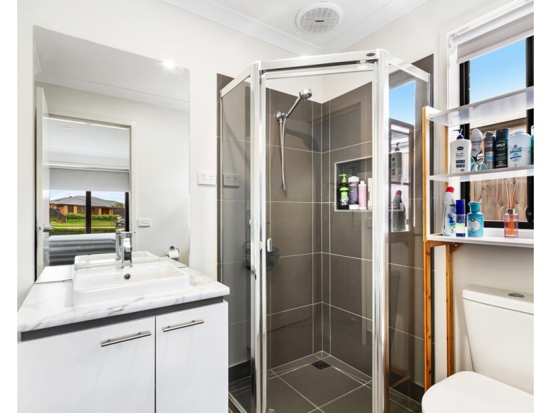 1 Peters Drive, Stratford VIC 3862