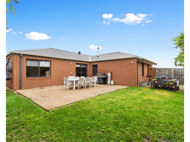 1 Peters Drive, Stratford VIC 3862