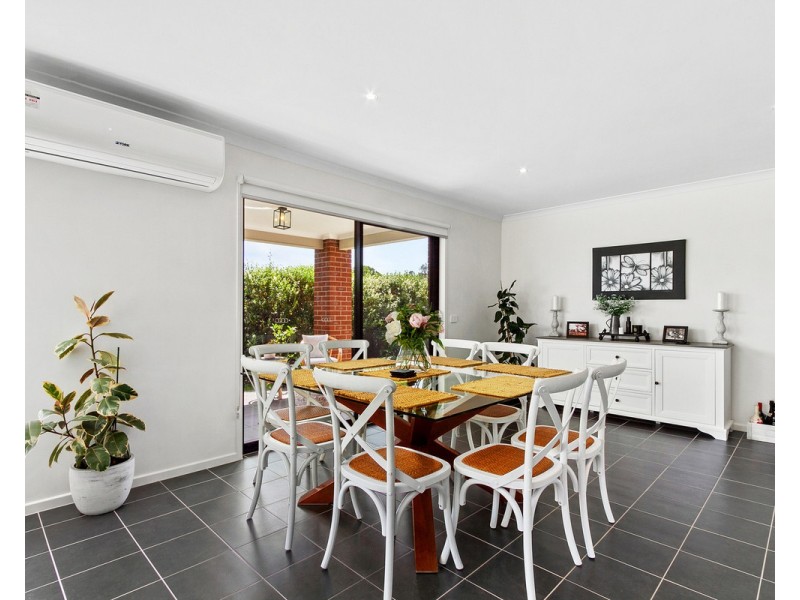 6 Peters Drive, Stratford VIC 3862