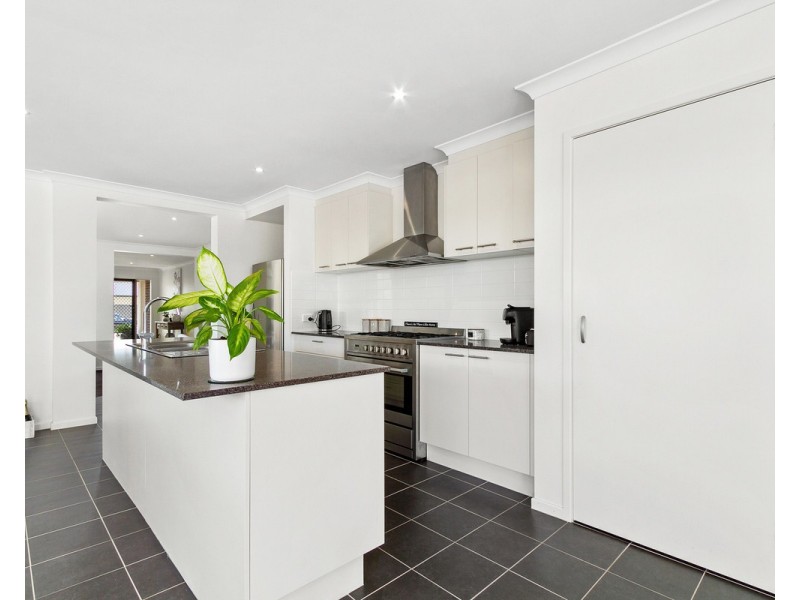 6 Peters Drive, Stratford VIC 3862