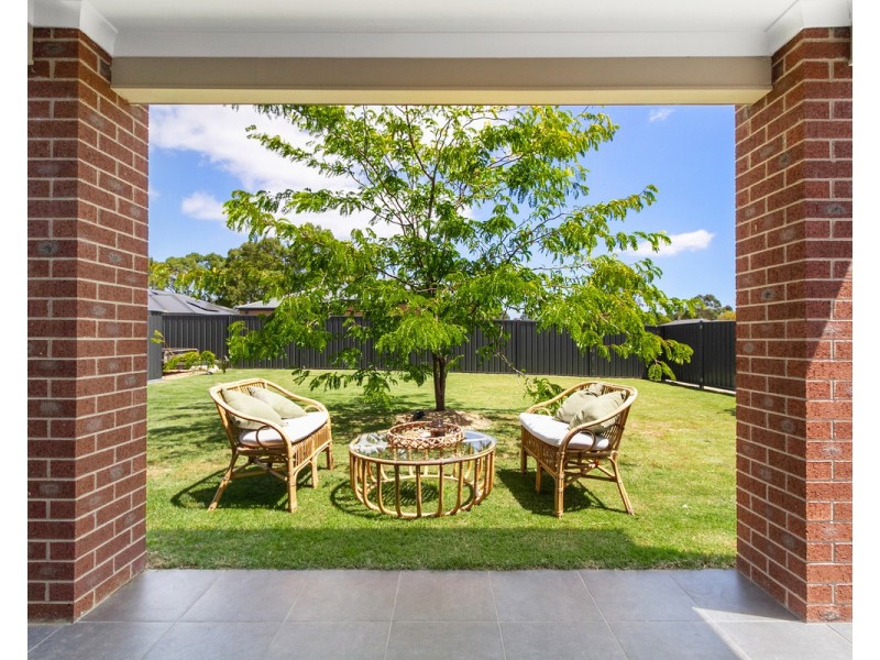 6 Peters Drive, Stratford VIC 3862