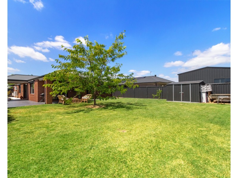 6 Peters Drive, Stratford VIC 3862