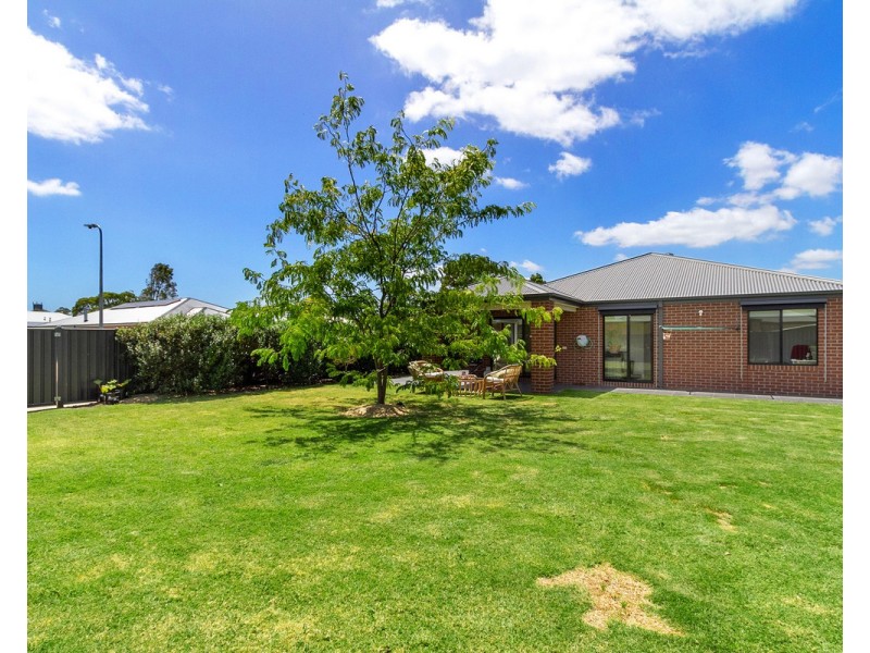 6 Peters Drive, Stratford VIC 3862