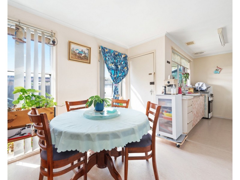 24 Jackson Avenue, Sale VIC 3850