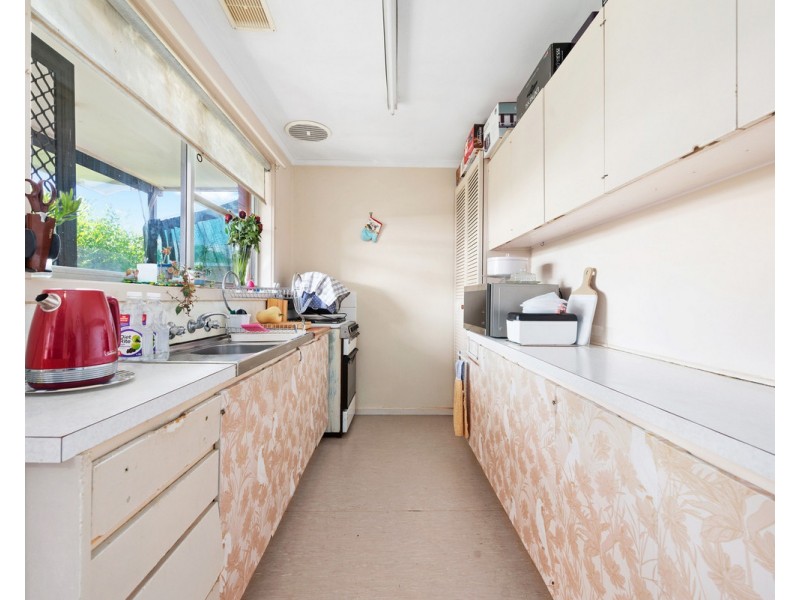 24 Jackson Avenue, Sale VIC 3850