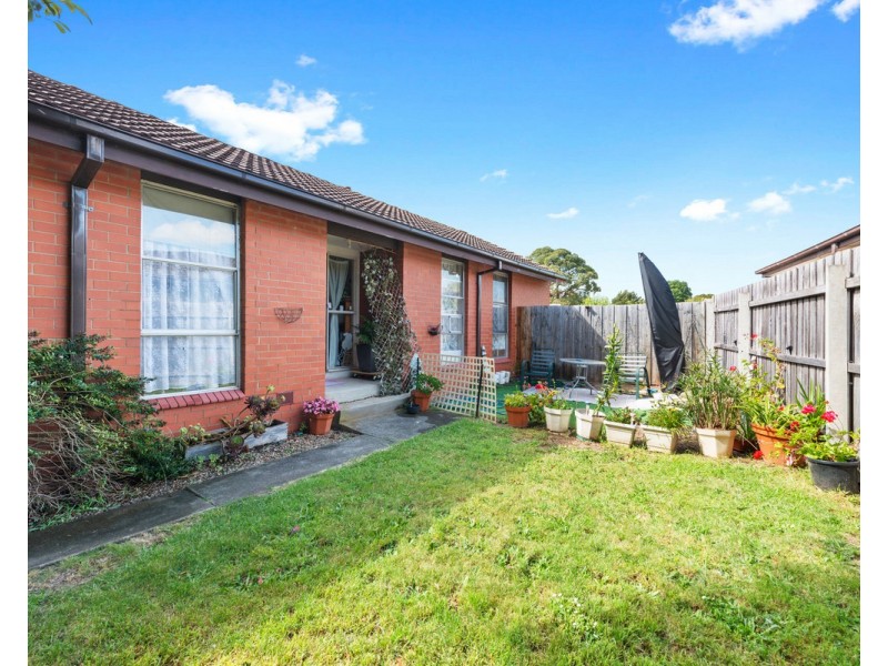 24 Jackson Avenue, Sale VIC 3850