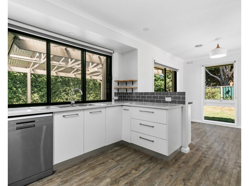 6 Antares Avenue, Sale VIC 3850