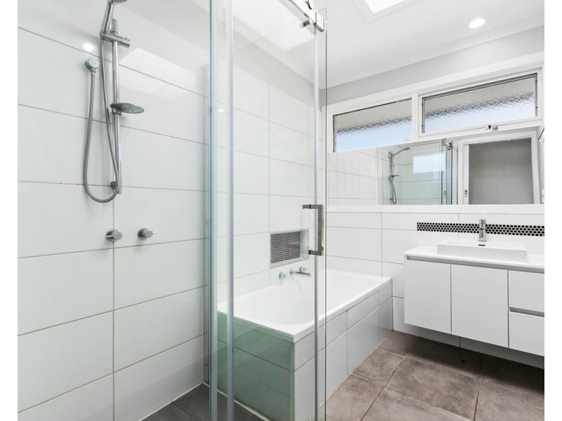 6 Antares Avenue, Sale VIC 3850