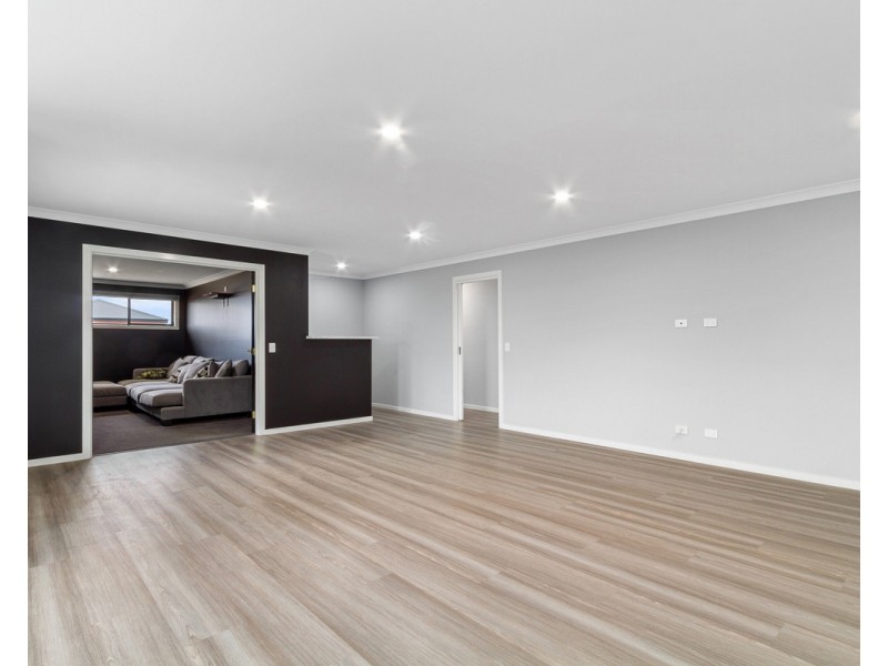 16 Warnock Way, Stratford VIC 3862