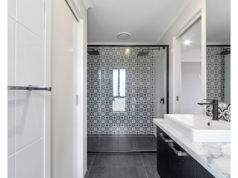 16 Warnock Way, Stratford VIC 3862