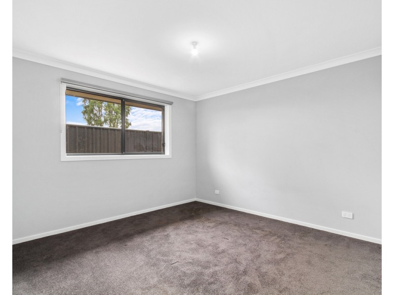 16 Warnock Way, Stratford VIC 3862