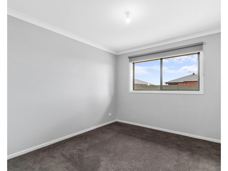16 Warnock Way, Stratford VIC 3862