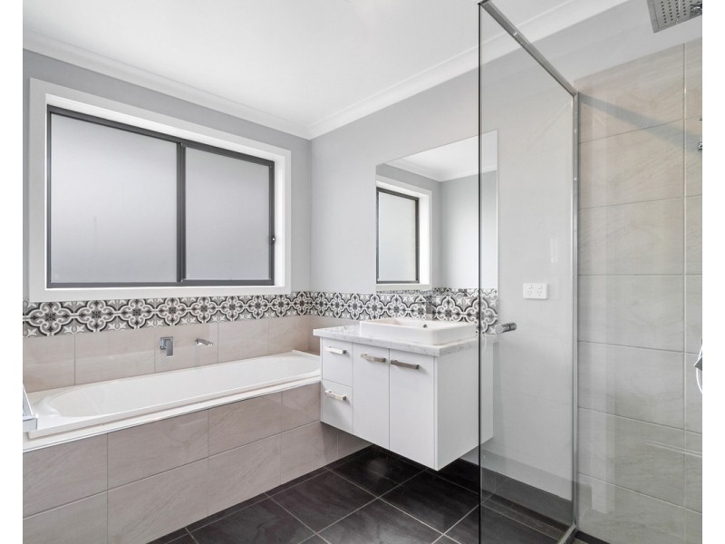 16 Warnock Way, Stratford VIC 3862
