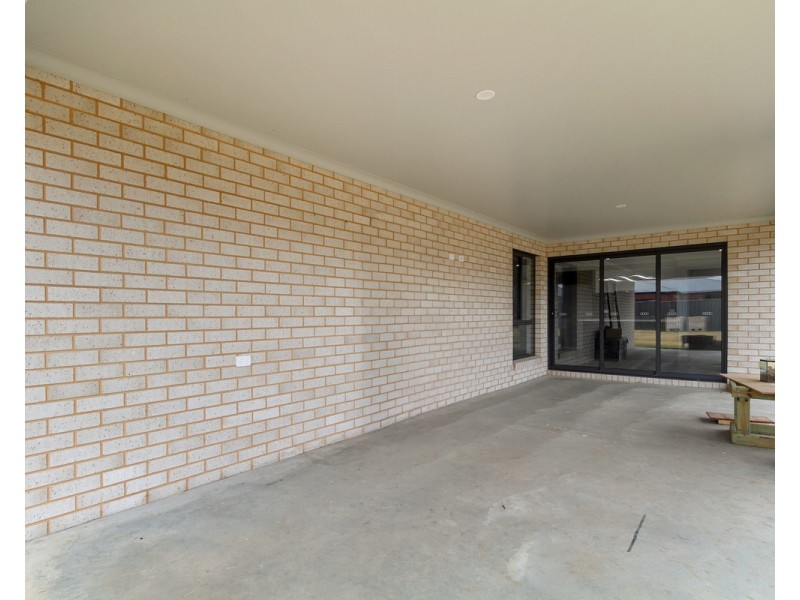 16 Warnock Way, Stratford VIC 3862