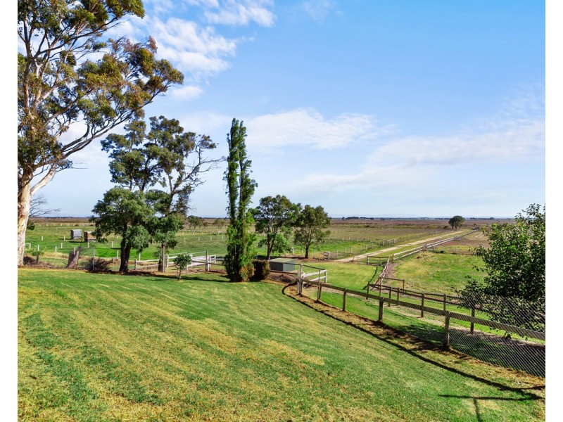 215 Mawley Road, Cobains VIC 3851