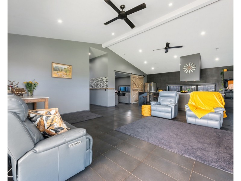 9 Burraginnin Close, Sale VIC 3850