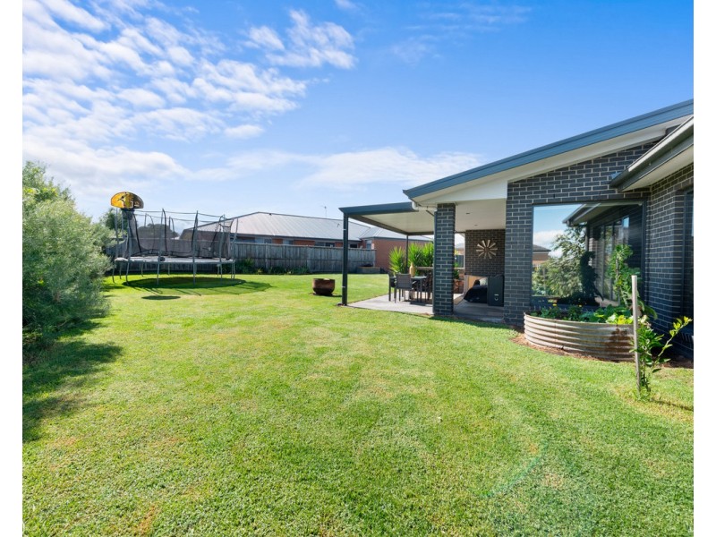 9 Burraginnin Close, Sale VIC 3850