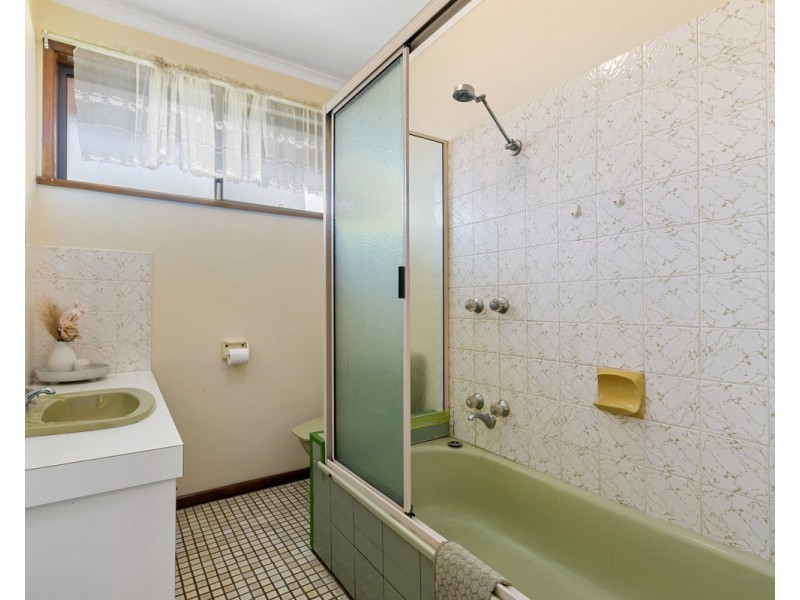 7 Araluen Drive, Sale VIC 3850