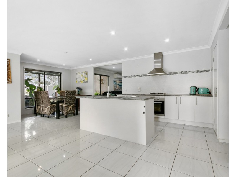 2 Neilson Court, Stratford VIC 3862