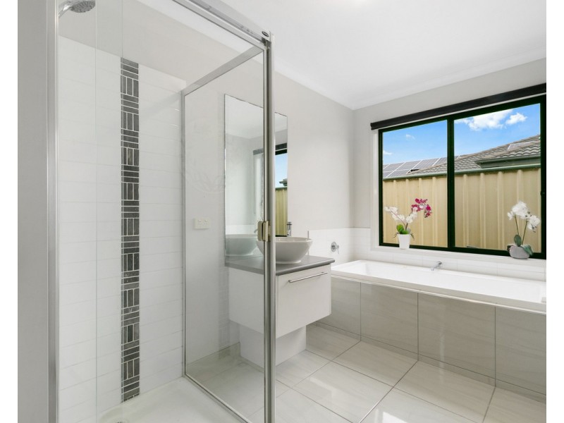 2 Neilson Court, Stratford VIC 3862