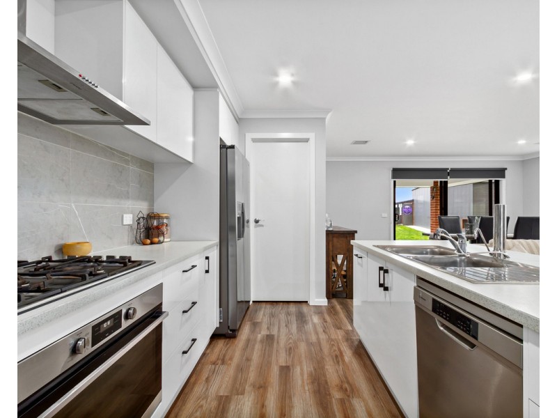 84 Blackburn Street, Stratford VIC 3862