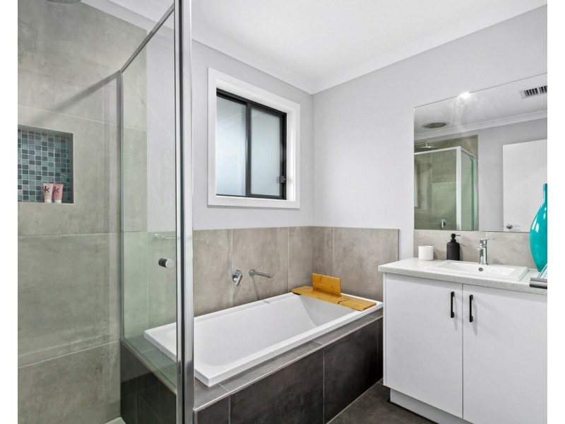 84 Blackburn Street, Stratford VIC 3862