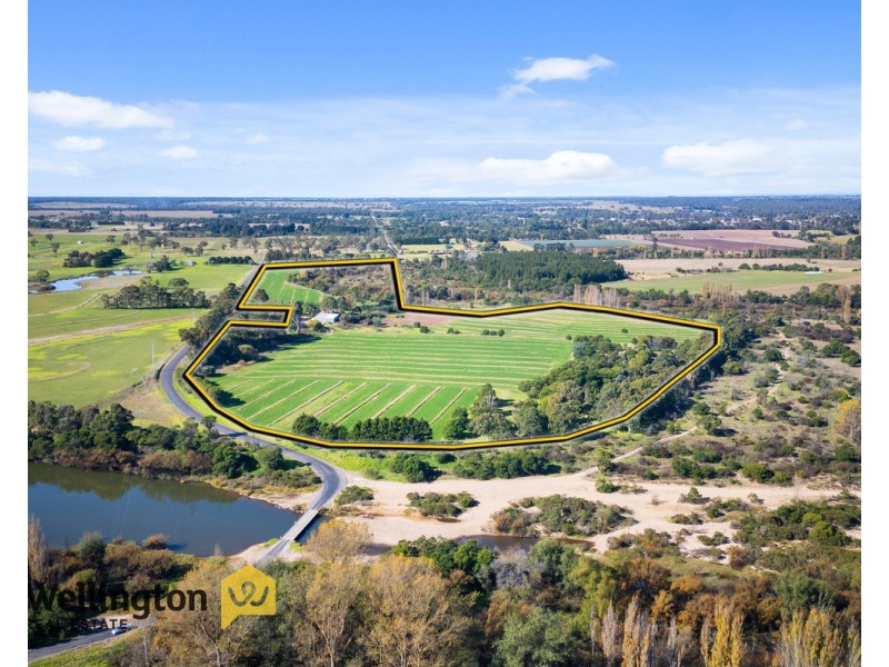 2/75 Stewarts Lane, Stratford VIC 3862