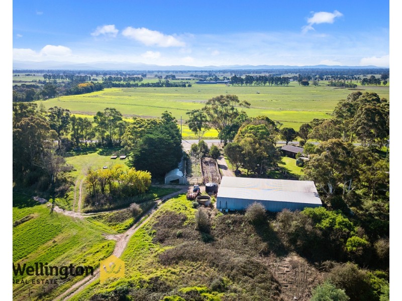 2/75 Stewarts Lane, Stratford VIC 3862