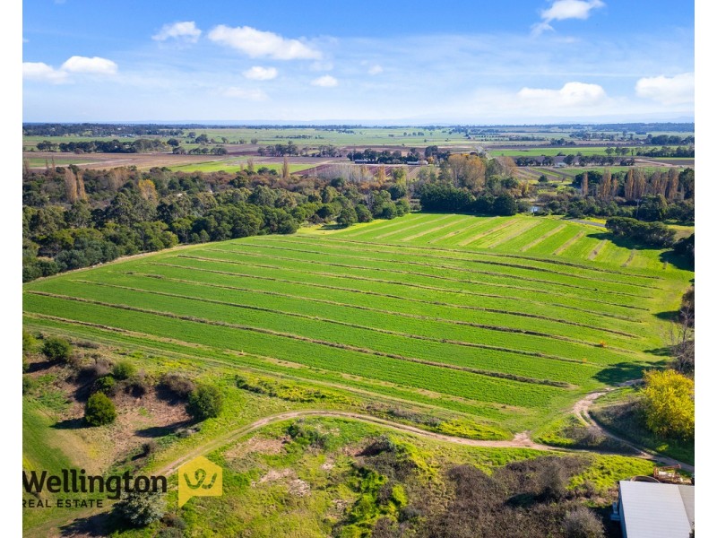 2/75 Stewarts Lane, Stratford VIC 3862