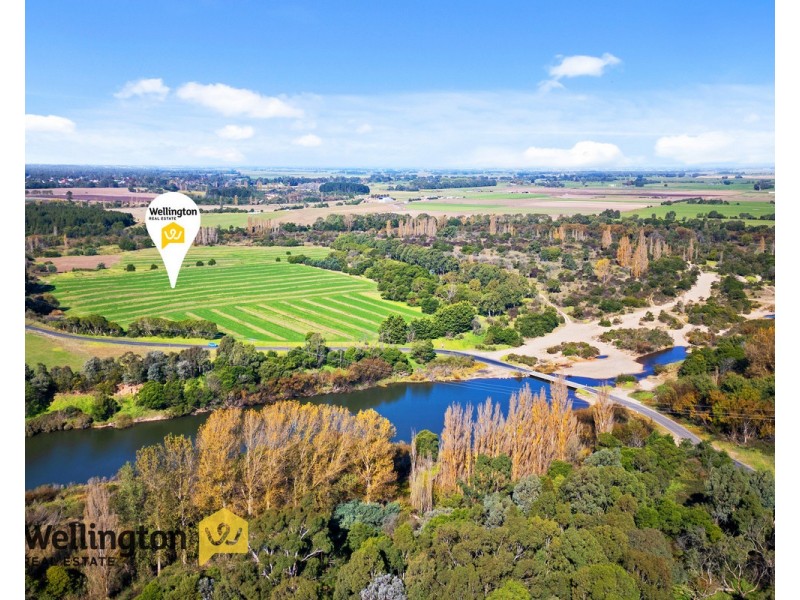 2/75 Stewarts Lane, Stratford VIC 3862