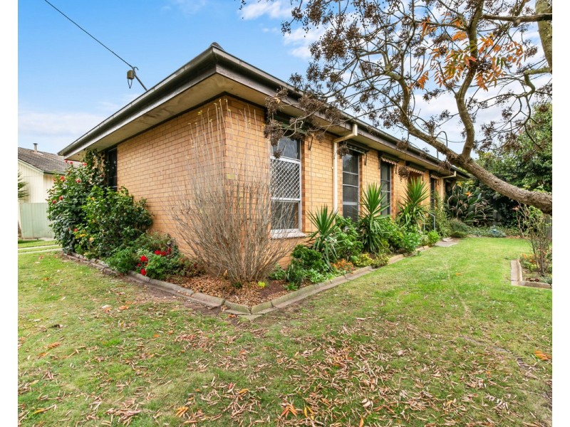32 Jackson Avenue, Sale VIC 3850