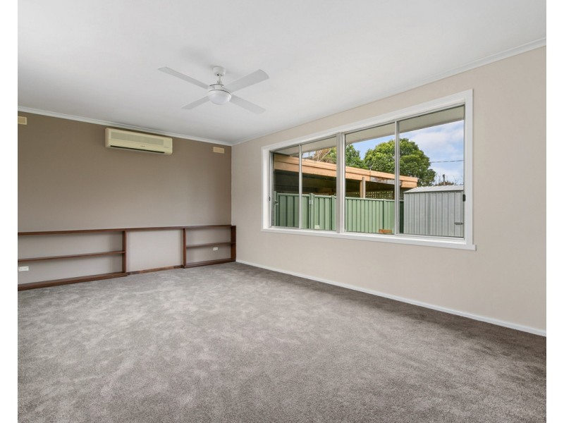 4 Helen Crescent, Sale VIC 3850