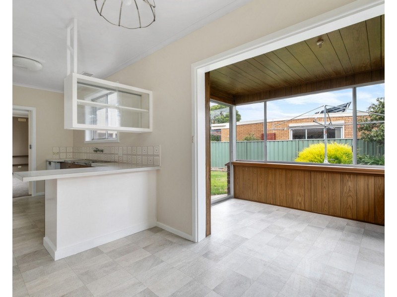 4 Helen Crescent, Sale VIC 3850