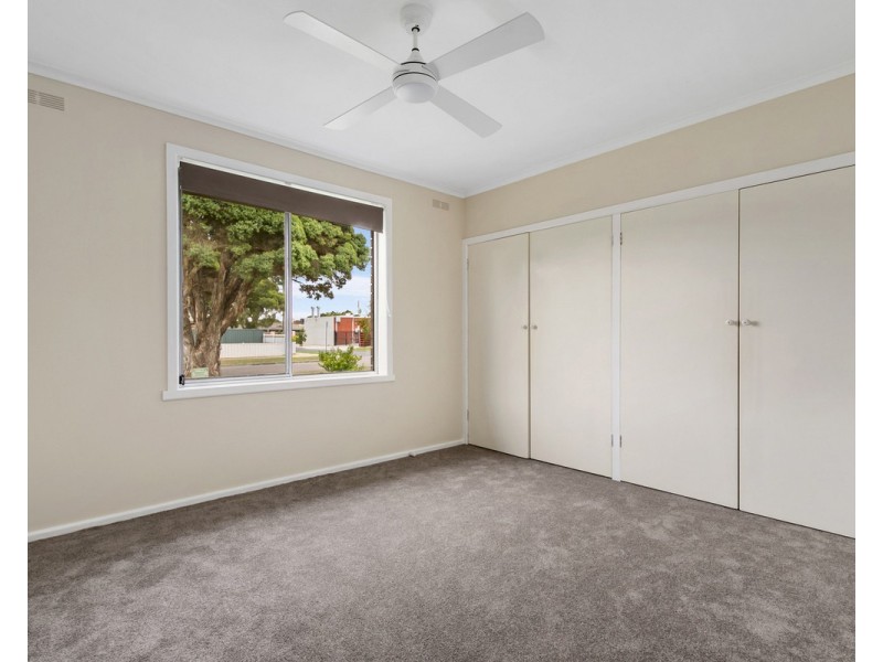 4 Helen Crescent, Sale VIC 3850