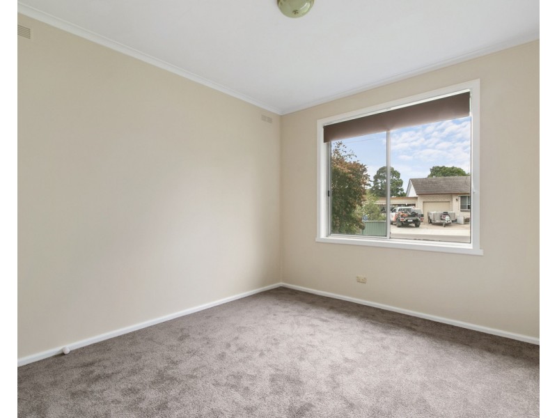 4 Helen Crescent, Sale VIC 3850