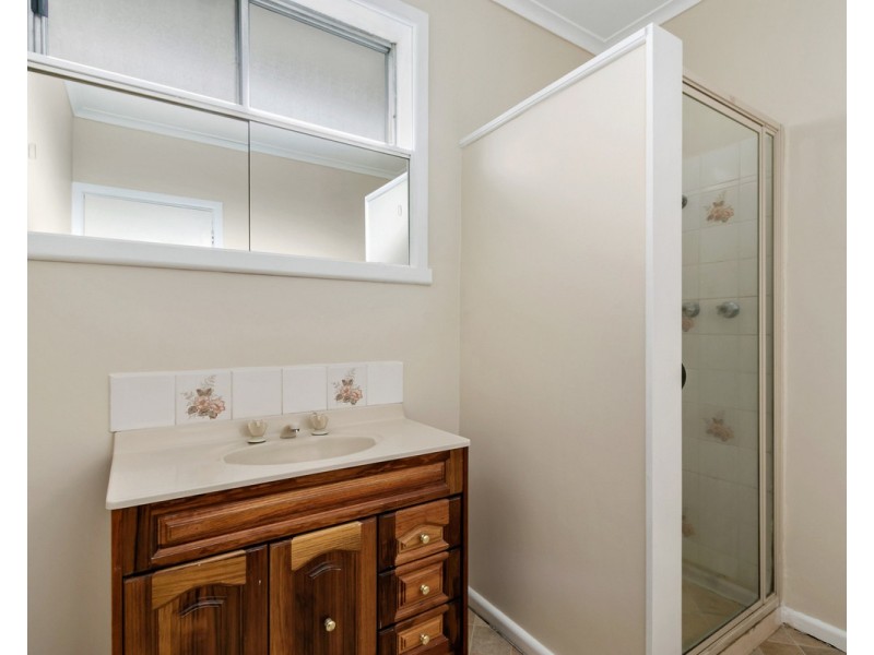 4 Helen Crescent, Sale VIC 3850