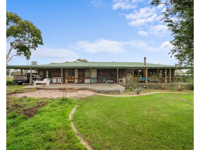 68 Gooch Road, Stratford VIC 3862