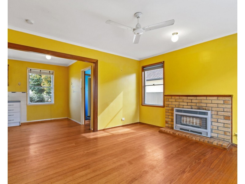 16 Overend Crescent, Sale VIC 3850