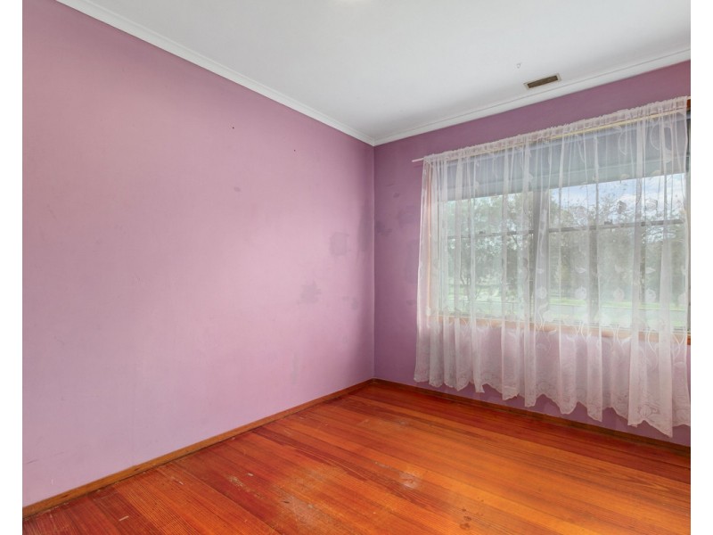 16 Overend Crescent, Sale VIC 3850