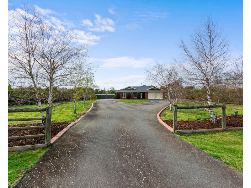 1 Sarah Court, Wurruk VIC 3850