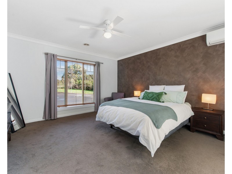 1 Sarah Court, Wurruk VIC 3850