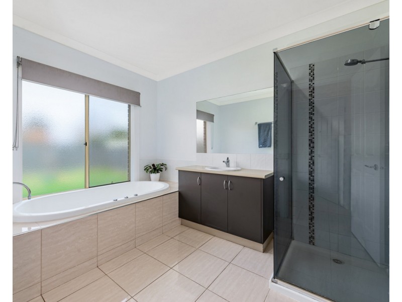 1 Sarah Court, Wurruk VIC 3850