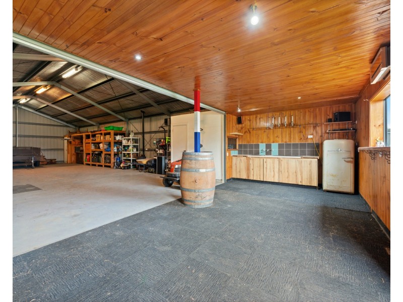 1 Sarah Court, Wurruk VIC 3850