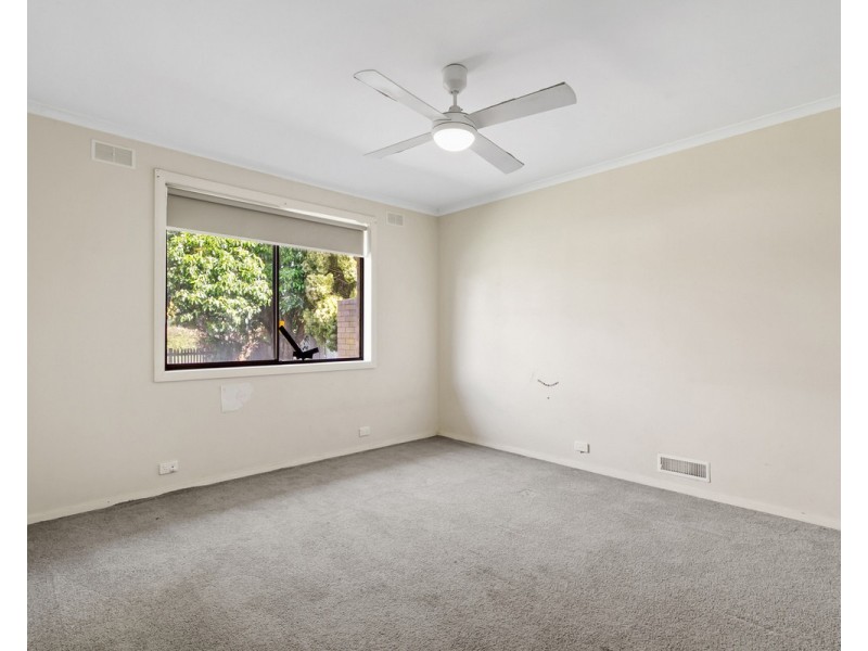 5 Tambar Court, Sale VIC 3850