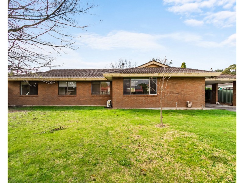 5 Tambar Court, Sale VIC 3850