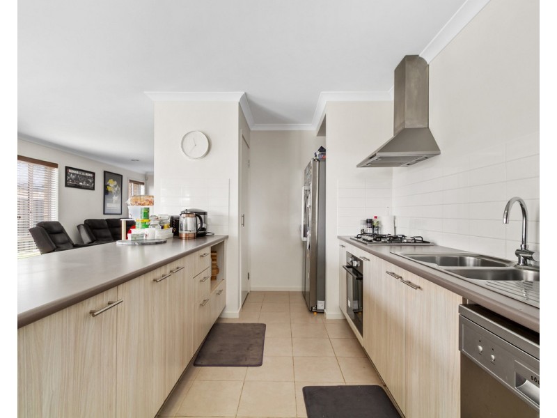 11 Ruthberg Drive, Sale VIC 3850