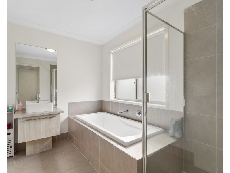 11 Ruthberg Drive, Sale VIC 3850