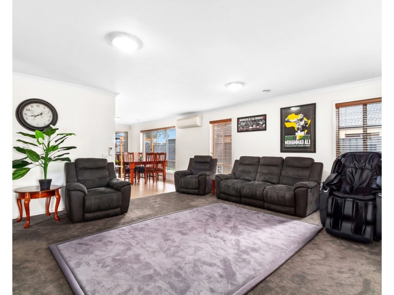 11 Ruthberg Drive, Sale VIC 3850