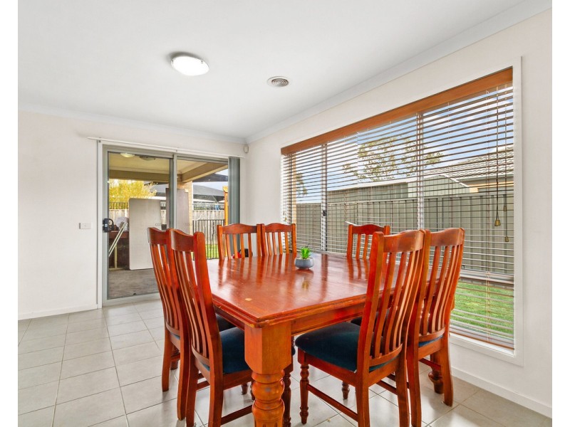 11 Ruthberg Drive, Sale VIC 3850