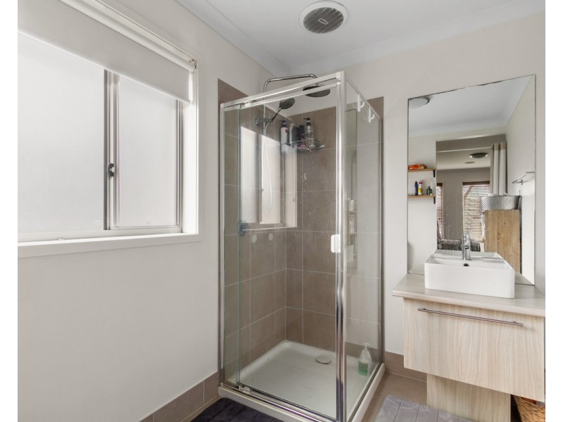 11 Ruthberg Drive, Sale VIC 3850